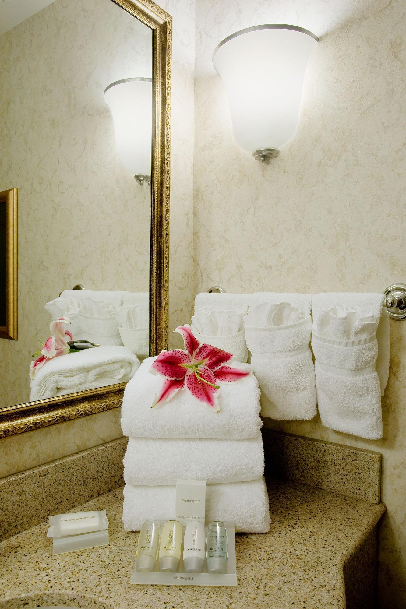 Hilton Garden Inn Tri-Cities/קנוויק מראה חיצוני תמונה