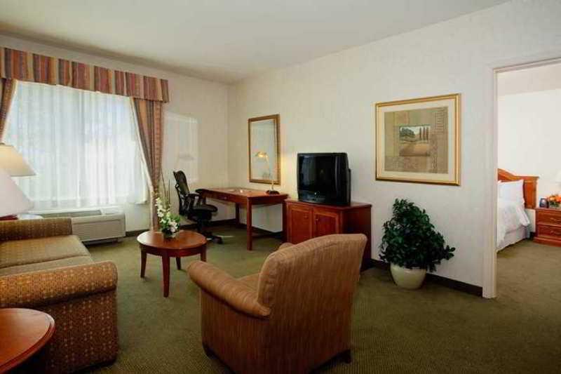 Hilton Garden Inn Tri-Cities/קנוויק חדר תמונה