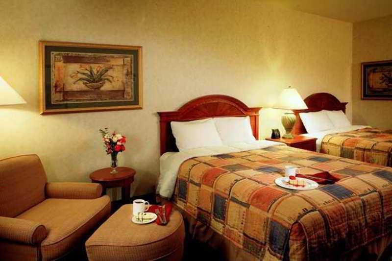 Hilton Garden Inn Tri-Cities/קנוויק מראה חיצוני תמונה