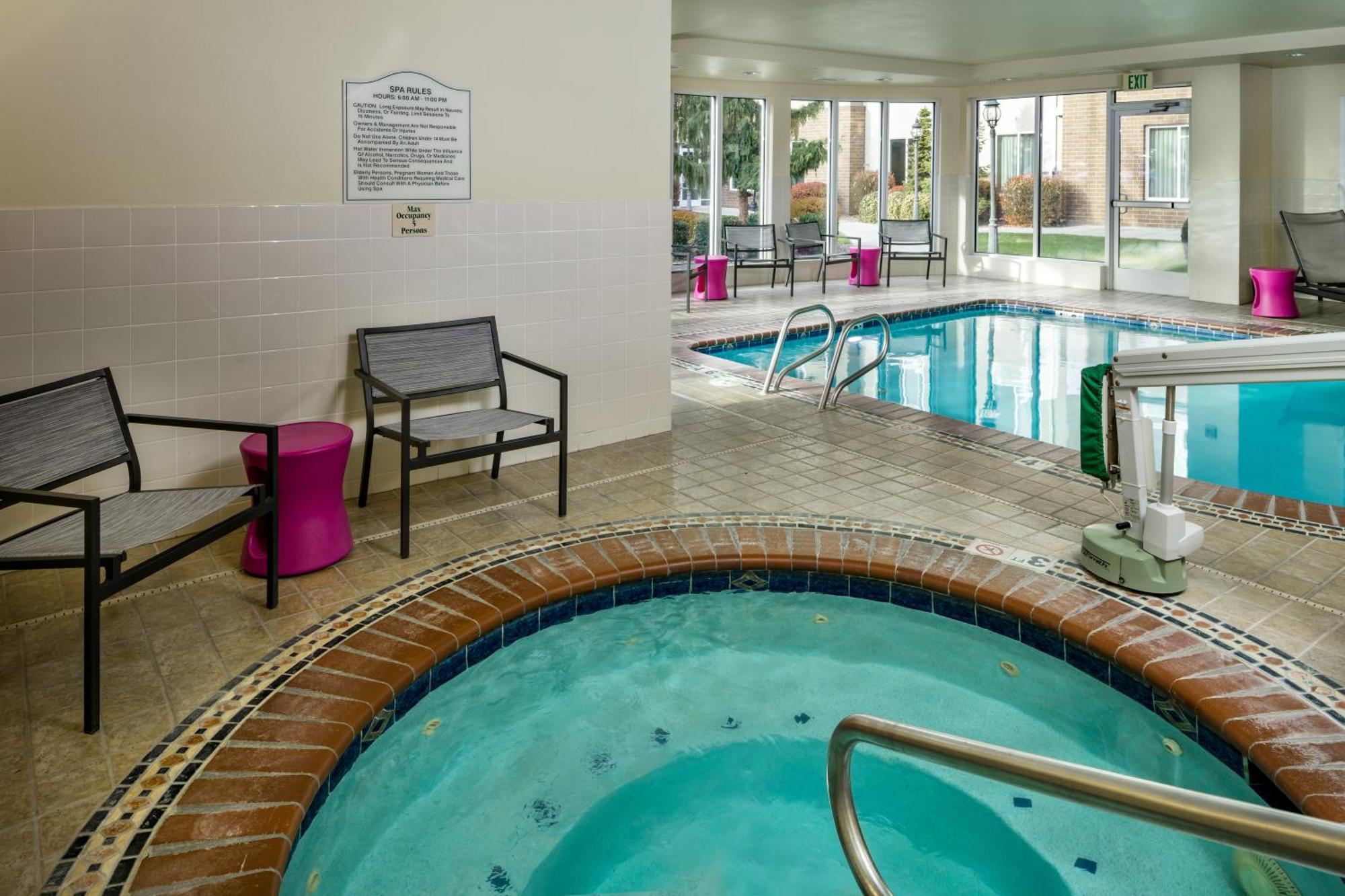 Hilton Garden Inn Tri-Cities/קנוויק מראה חיצוני תמונה
