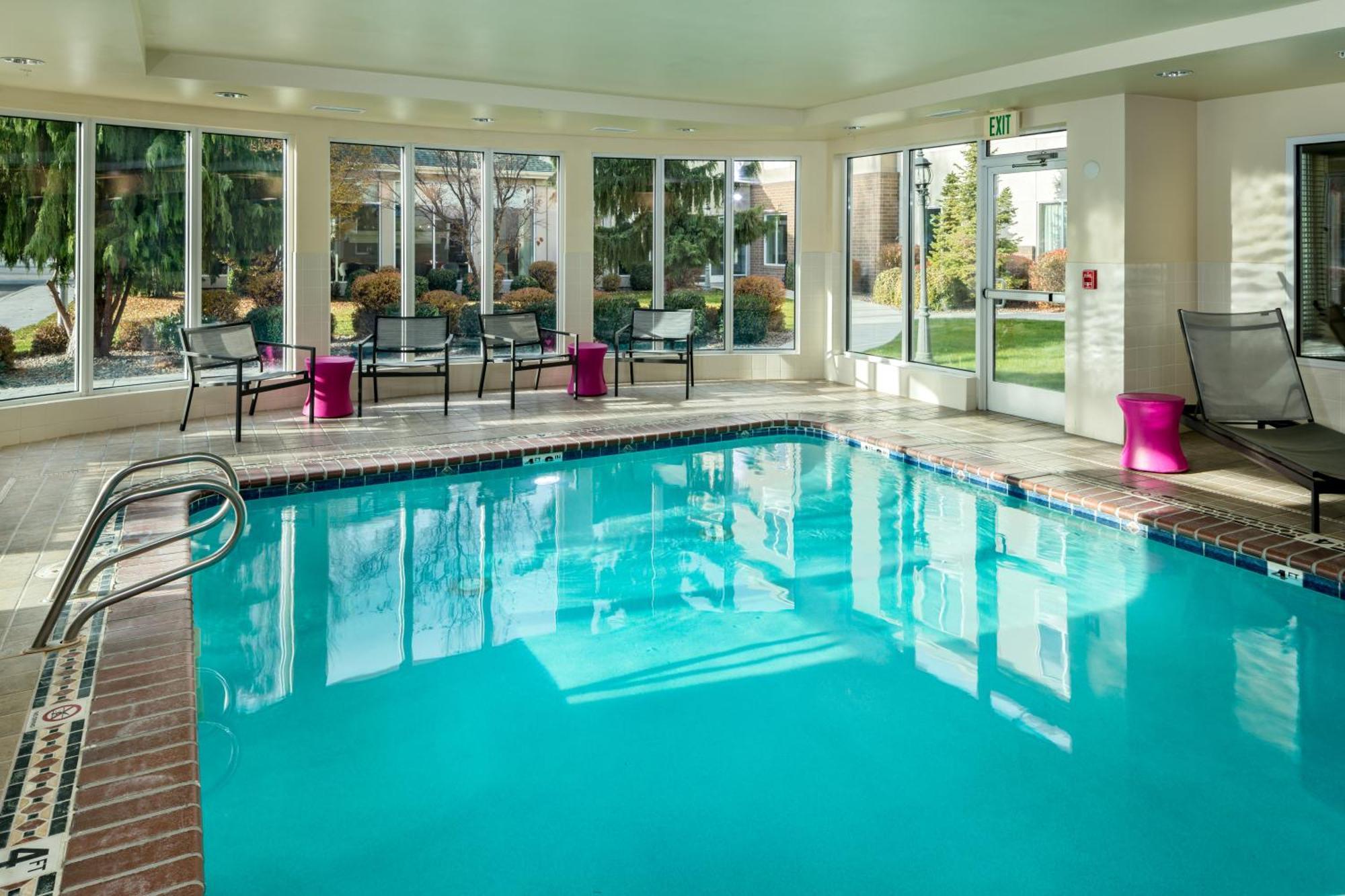 Hilton Garden Inn Tri-Cities/קנוויק מראה חיצוני תמונה
