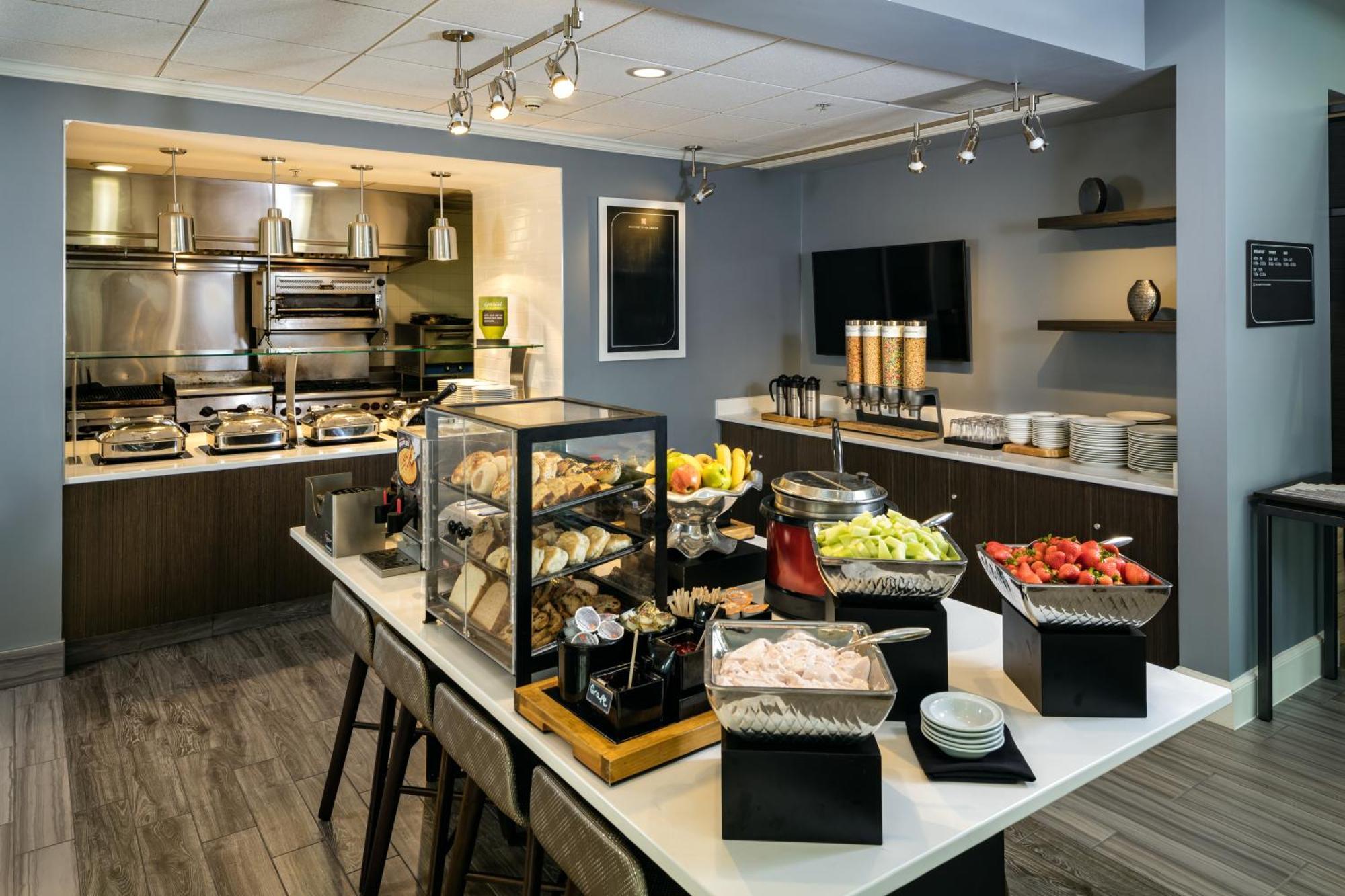 Hilton Garden Inn Tri-Cities/קנוויק מראה חיצוני תמונה