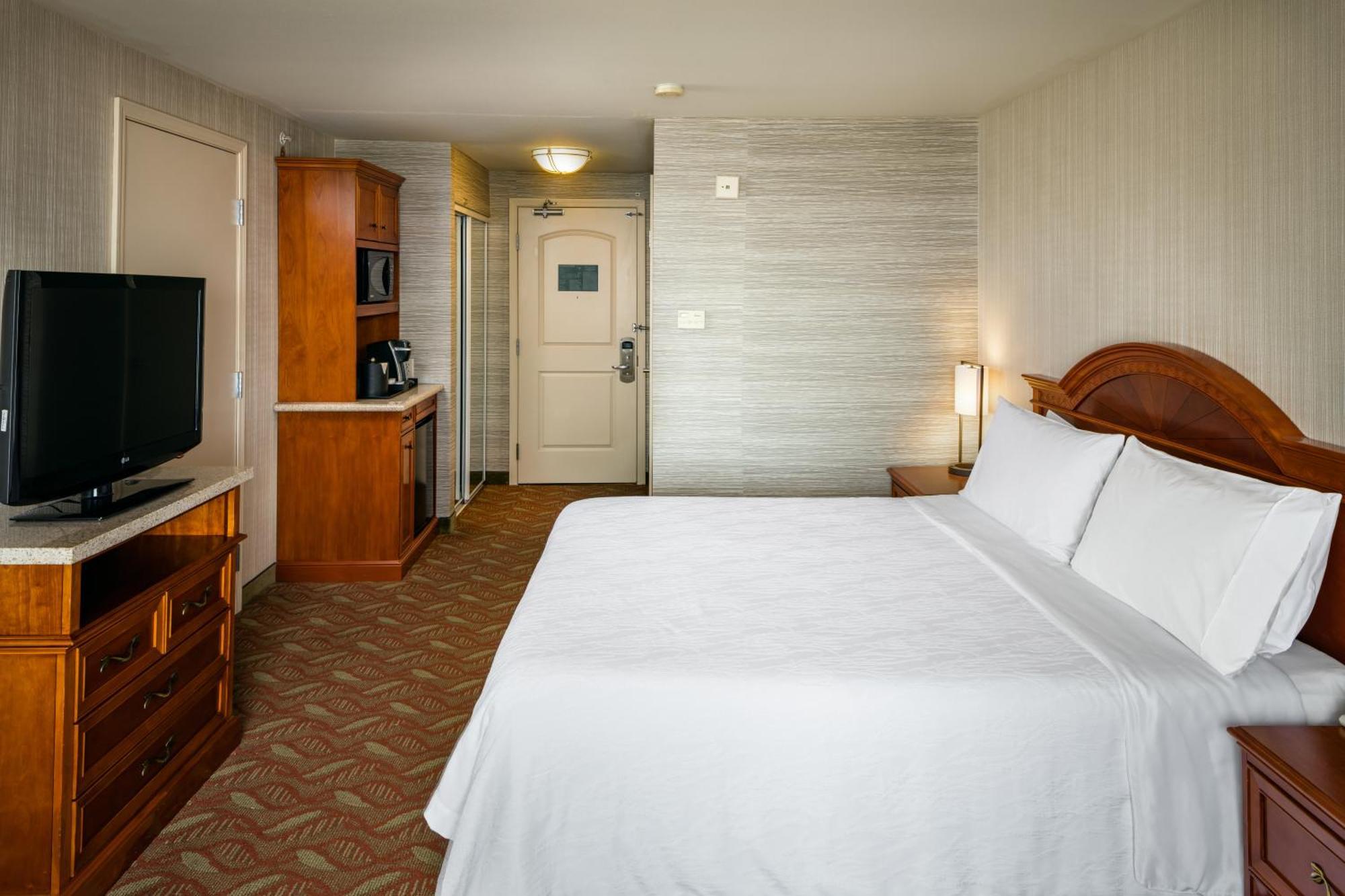 Hilton Garden Inn Tri-Cities/קנוויק מראה חיצוני תמונה