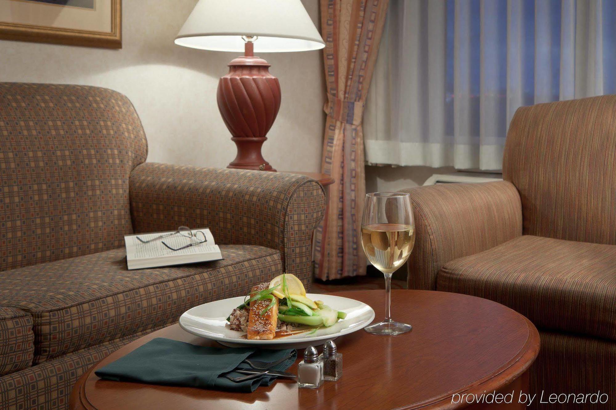 Hilton Garden Inn Tri-Cities/קנוויק מראה חיצוני תמונה